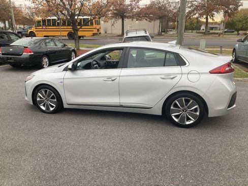 Used 2018 Hyundai Ioniq Limited image 6