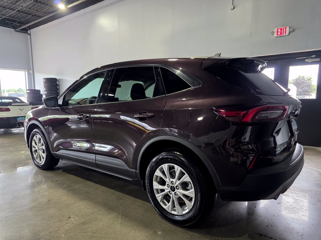 Used 2023 Ford Escape Active w/ Tech Pack #2 AWD/4WD image 6