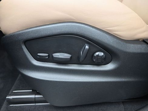 Certified 2025 Porsche Cayenne Coupe AWD/4WD image 13