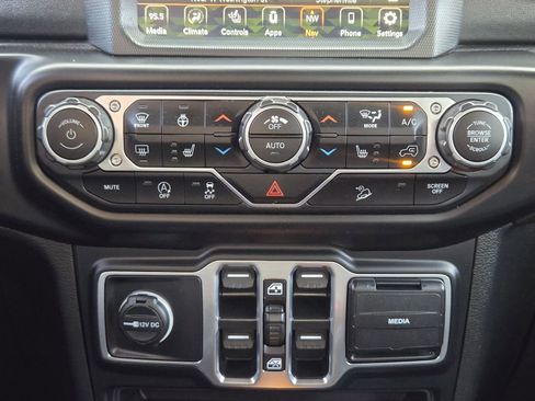 Used 2021 Jeep Wrangler Unlimited Sahara image 15