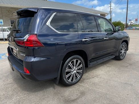 Used 2018 Lexus LX 570 4WD w/ Luxury Package image 5