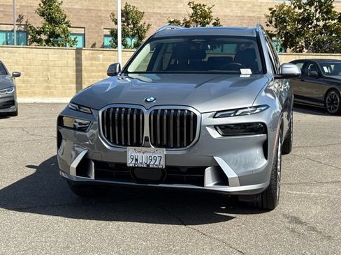 Used 2026 BMW X7 xDrive40i AWD/4WD image 3
