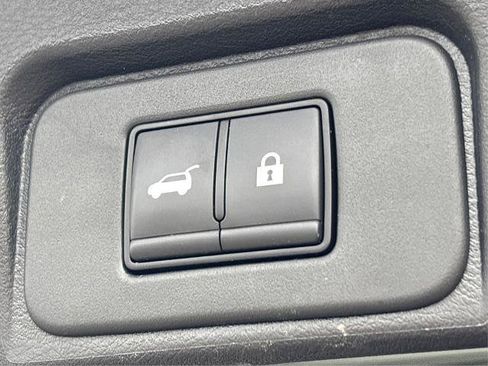 Certified 2026 Nissan Rogue SV AWD/4WD image 30