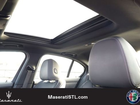 Used 2023 BMW 330i xDrive Sedan w/ Driving Assistance Package AWD/4WD image 21