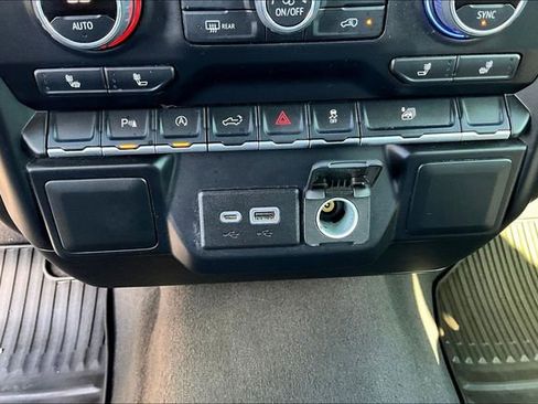 Used 2022 Chevrolet Silverado 1500 LT w/ Safety Package image 18