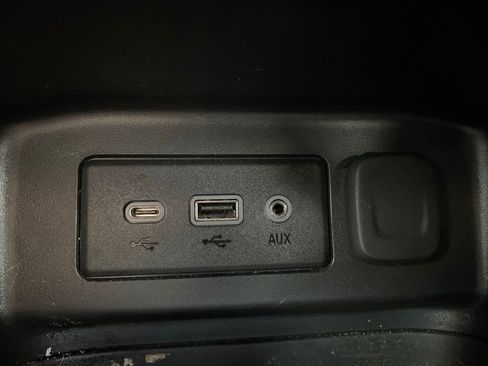 Used 2023 Chevrolet Equinox RS image 12