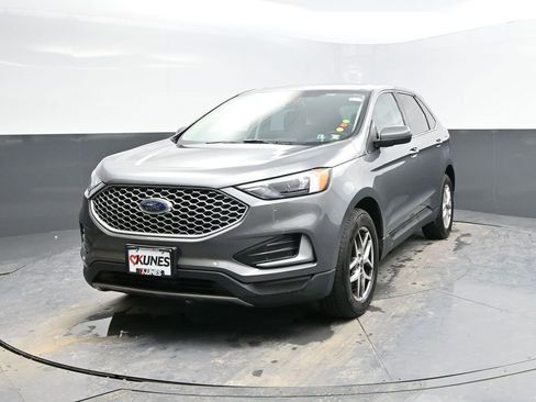 Used 2023 Ford Edge SEL image 4