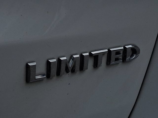 Used 2021 Jeep Grand Cherokee Limited AWD/4WD image 35