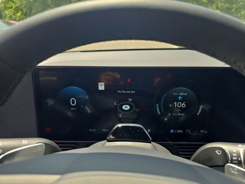 New 2025 Hyundai Ioniq 5 SE image 15