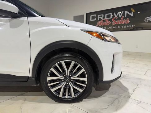 Used 2022 Nissan Kicks SV FWD image 7