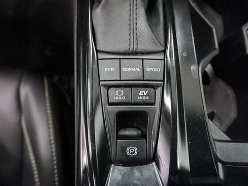 Used 2025 Toyota Camry SE FWD image 15