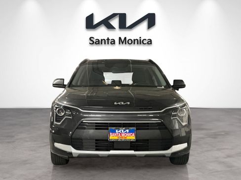 Certified 2023 Kia Niro EX image 11