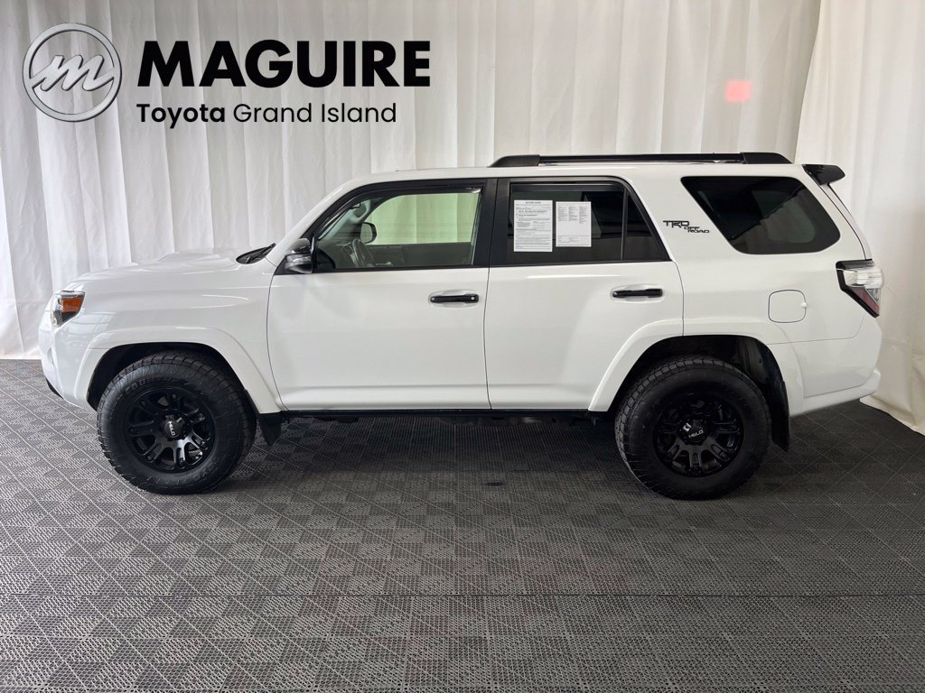 Used 2021 Toyota 4Runner Venture w/ Moonroof Package AWD/4WD image 30