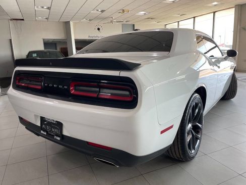 Used 2019 Dodge Challenger SXT w/ Blacktop Package image 7
