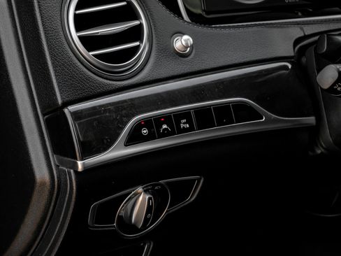 Used 2017 Mercedes-Benz S 550 Sedan image 26