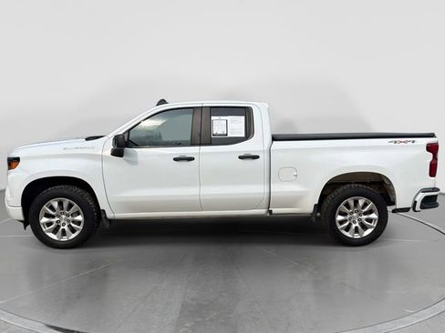 Used 2023 Chevrolet Silverado 1500 Custom AWD/4WD image 2