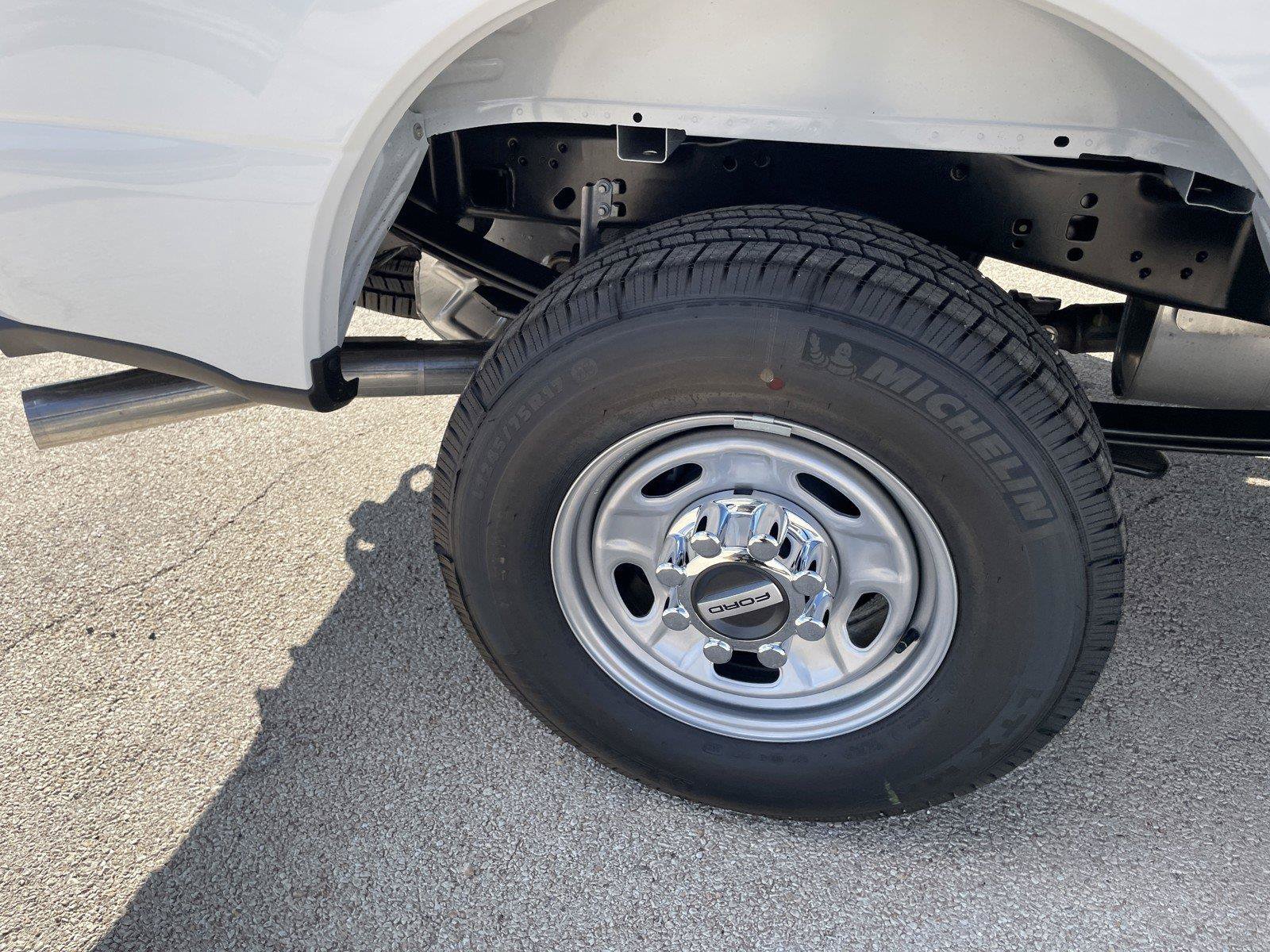 New 2027 Ford F250 XL w/ XL Chrome Package RWD image 36