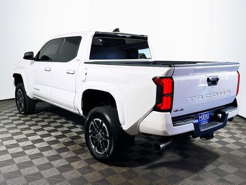 Certified 2024 Toyota Tacoma SR5 AWD/4WD image 6