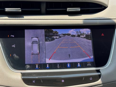 Used 2020 Cadillac XT5 Premium Luxury FWD image 16