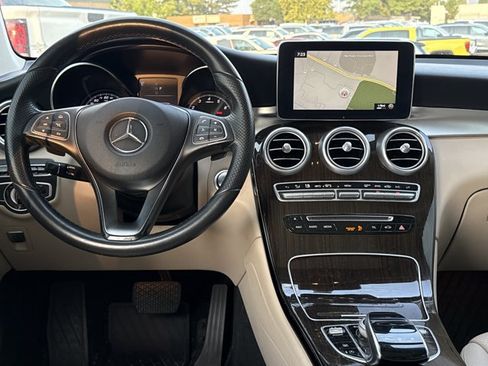 Used 2016 Mercedes-Benz GLC 300 4MATIC image 4