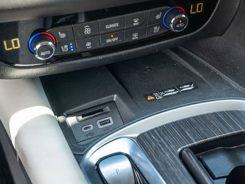 Used 2022 Buick Enclave Avenir w/ Avenir Technology Package image 22