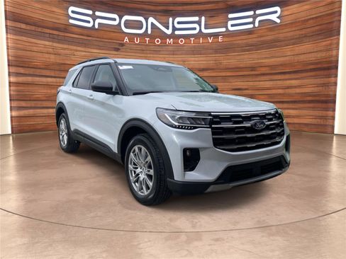 New 2026 Ford Explorer Active w/ Active Comfort Package AWD/4WD image 8