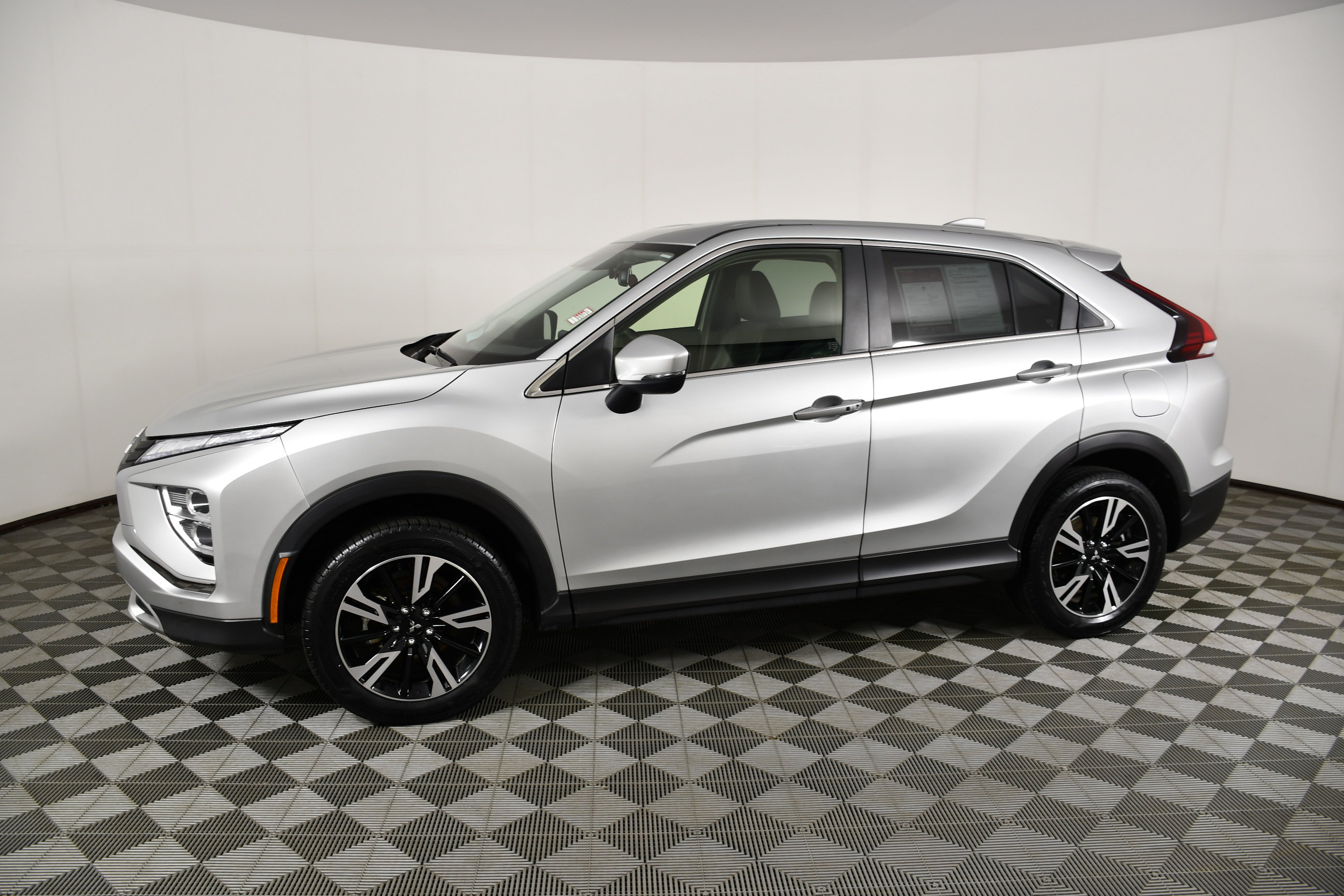 Used 2025 Mitsubishi Eclipse Cross SE AWD/4WD image 9