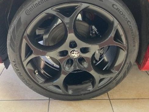 Used 2023 Alfa Romeo Stelvio Estrema image 35