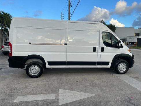 Used 2023 RAM ProMaster 2500 FWD image 4