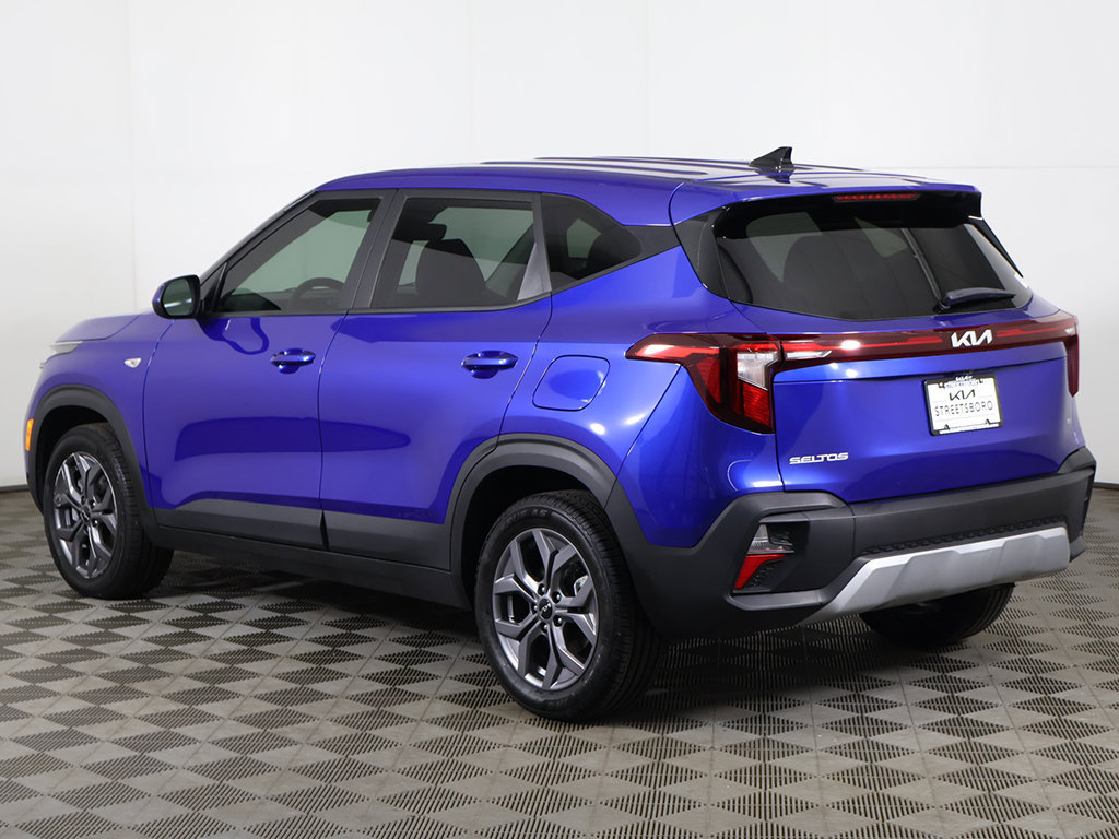 Used 2024 Kia Seltos LX AWD/4WD image 7