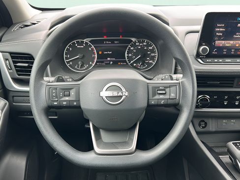Used 2025 Nissan Rogue S FWD image 26