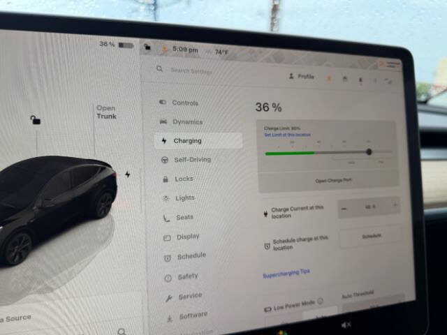 Used 2025 Tesla Model Y Long Range RWD image 15