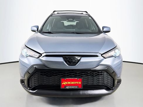 Used 2023 Toyota Corolla Cross AWD Hybrid w/ Moonroof Package image 2