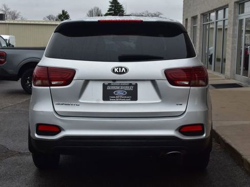 Used 2019 Kia Sorento LX image 7