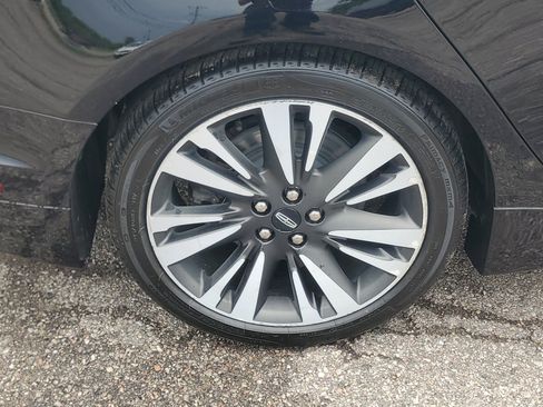 Used 2020 Lincoln MKZ Reserve w/ Elements Package FWD image 7