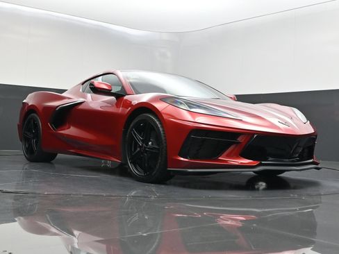 Used 2026 Chevrolet Corvette Stingray Coupe w/ 1LT RWD image 36