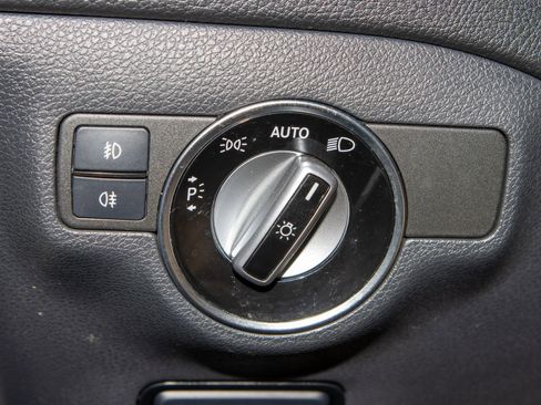 Used 2020 Mercedes-Benz GLA 250 w/ Convenience Package image 29