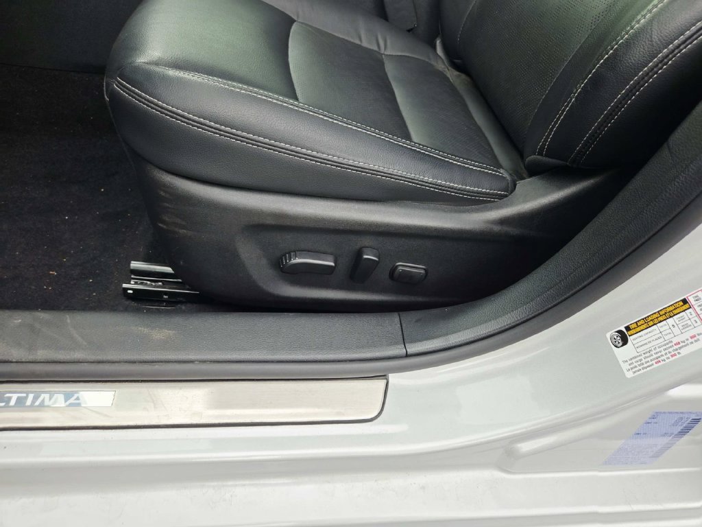 Used 2023 Nissan Altima 2.5 SL FWD image 36