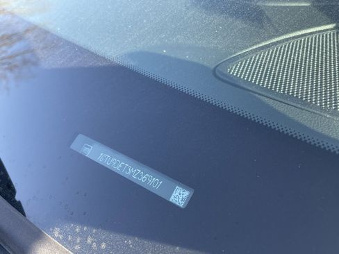 Used 2021 GMC Sierra 1500 SLT w/ SLT Premium Package image 10