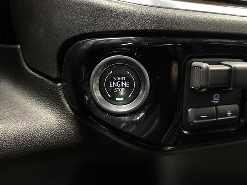 Used 2025 GMC Sierra 1500 Elevation image 22