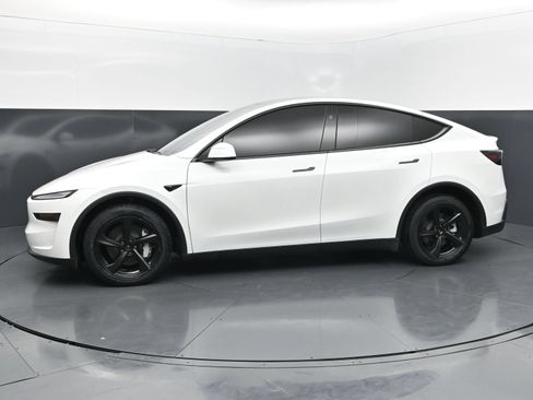 Used 2026 Tesla Model Y AWD image 2