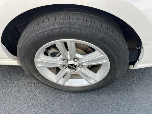 Used 2014 Ford Mustang Coupe RWD image 22
