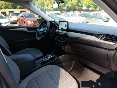Used 2022 Ford Escape SE FWD image 16