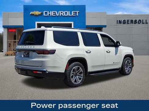 Used 2022 Jeep Wagoneer Series III AWD/4WD image 25