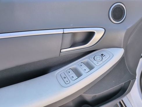 Used 2025 Hyundai Sonata SEL image 18