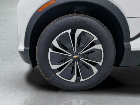 New 2025 Chevrolet Blazer EV LT image 14