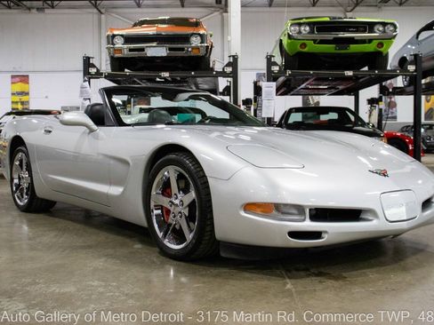 Used 2002 Chevrolet Corvette Convertible w/ Preferred Equipment Group2 RWD image 11