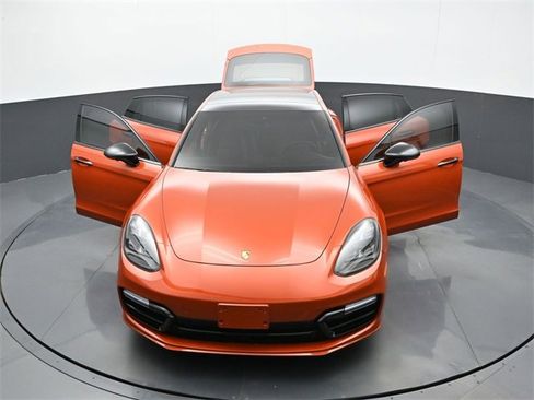 Used 2022 Porsche Panamera 4 Platinum Edition image 32