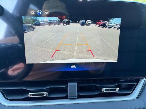 New 2026 Chevrolet Equinox LT w/ Convenience Package II FWD image 20