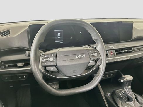 Used 2025 Kia K4 FWD image 18